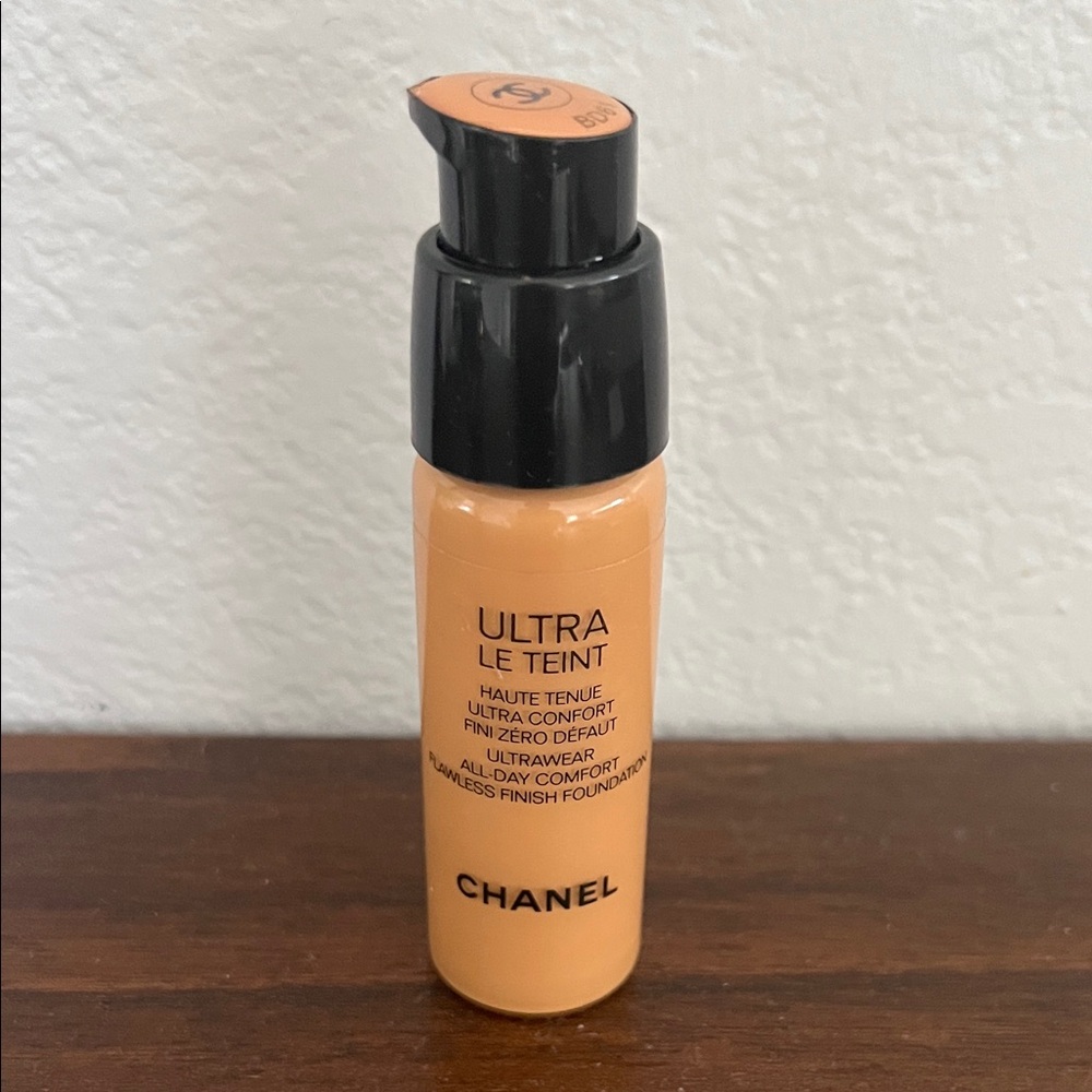 CHANEL Ultra Le Teint Foundation - BD61